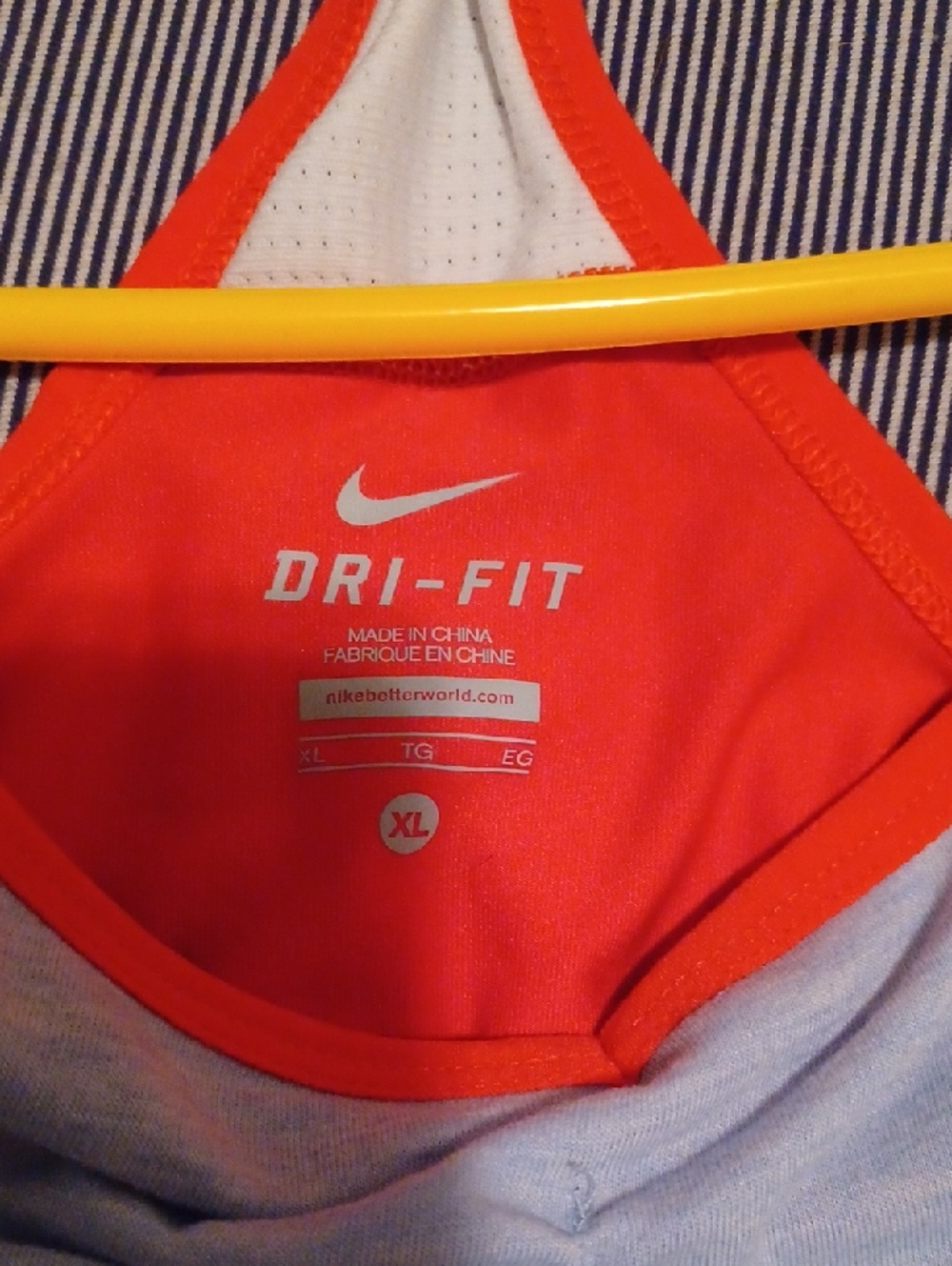 <> Nike Light Gray Tank with Bright Red Trim Women's Size XLarge - Picture 6 of 10